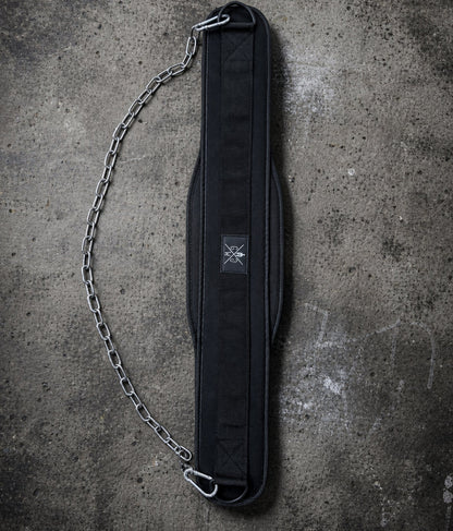 Gym Generation Dip Gürtel flach liegend mit 1 m Metallkette, Karabinern und schwarzem Logo-Design für Weighted Dips, Pull-Ups und Calisthenics