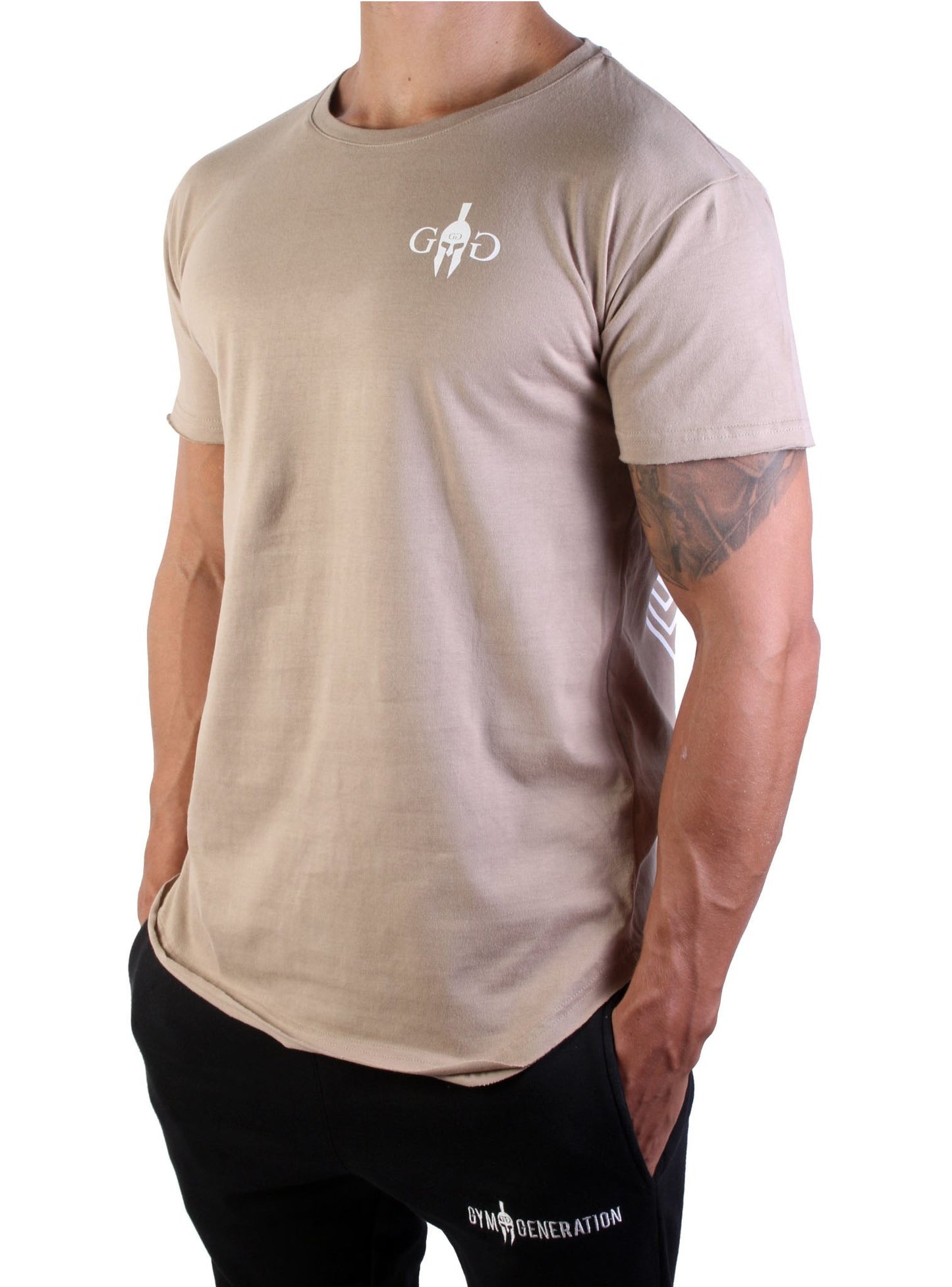 Beige T-Shirt von Gym Generation, inspiriert von Alexander dem Großen, perfekter Tragekomfort und elegantes Design.