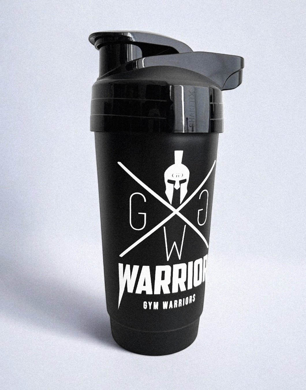 Gym Generation Warrior Protein Shaker – Schwarzer Shaker, perfekt für Sport, Training und Eiweiß-Drinks, mit kraftvollem Warrior-Logo.