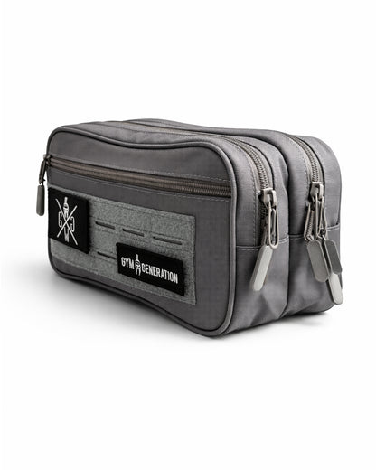 Stylisches Necessaire Grau mit modernem Design und stabiler Form – ideal für Gym und Travel