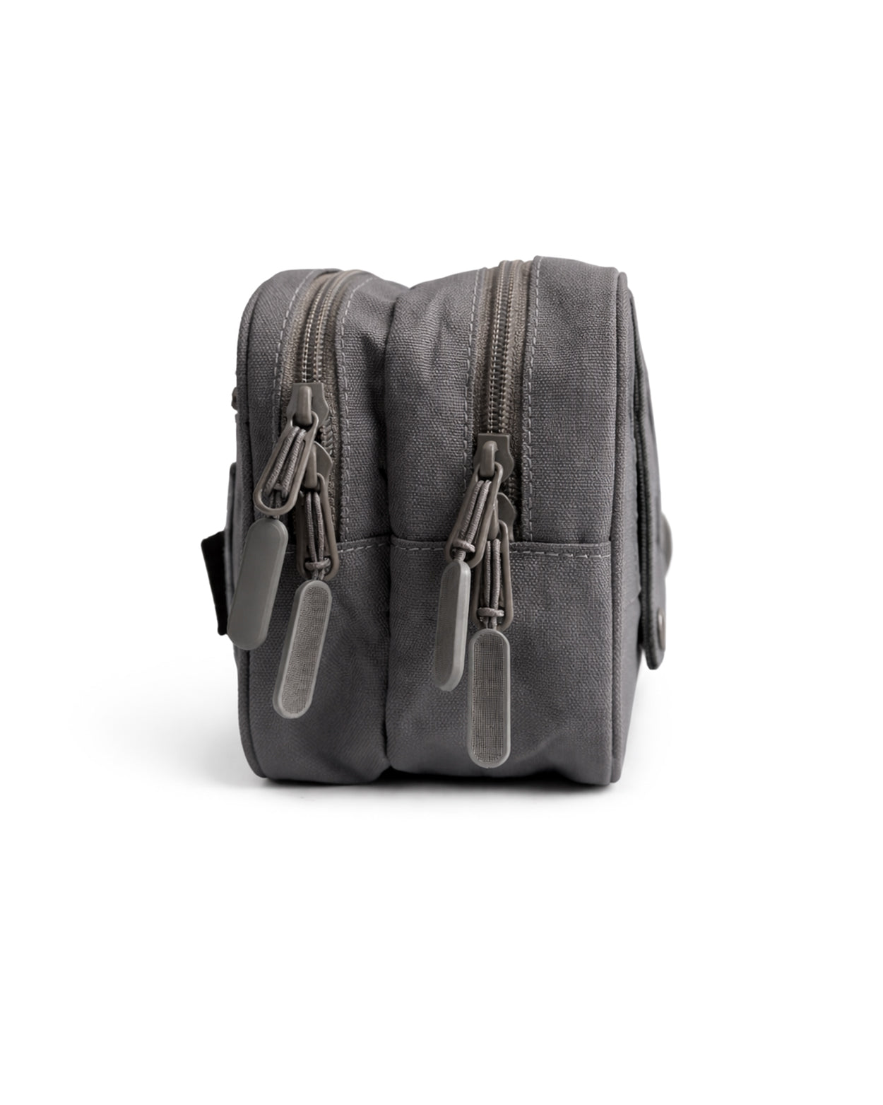 Kulturbeutel Grau mit robusten Reissverschlüssen – langlebiges Necessaire für Fitnessstudio und Reisen