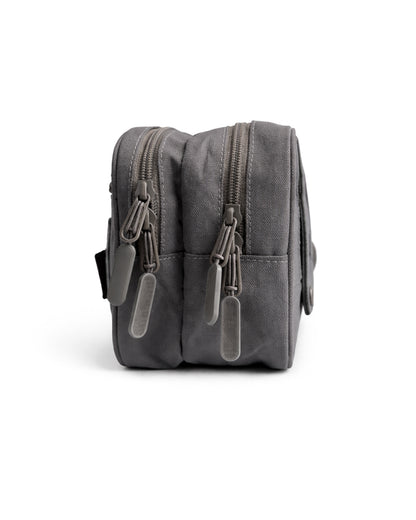 Kulturbeutel Grau mit robusten Reissverschlüssen – langlebiges Necessaire für Fitnessstudio und Reisen