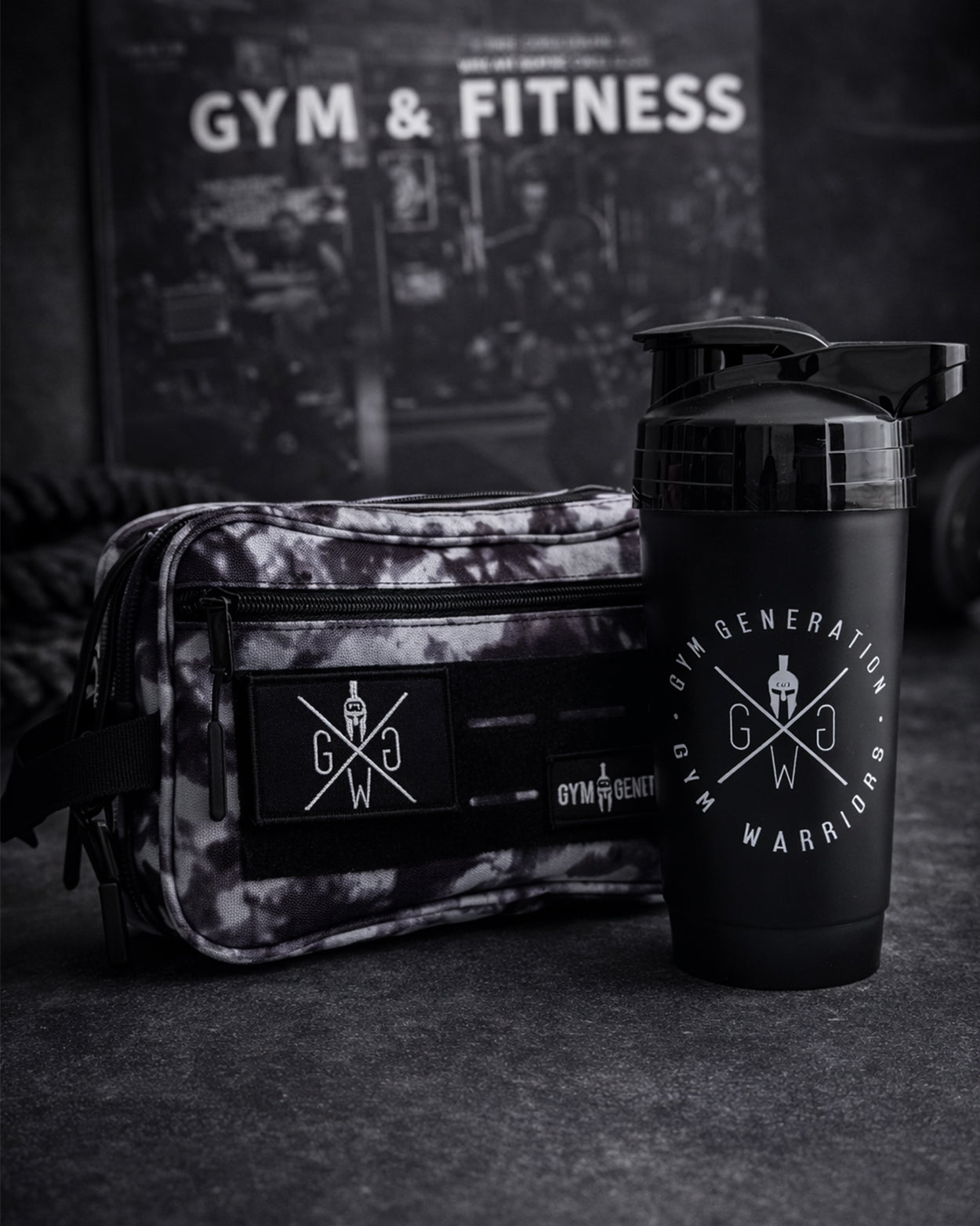 Gym Generation Necessaire im Acid-Wash-Look, robuster Kulturbeutel in Schwarz-Weiss für Gym, Reise und Alltag