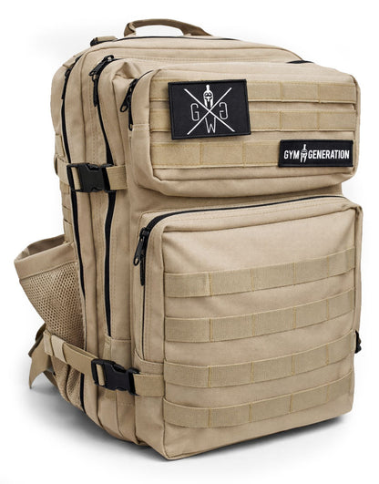 Beiger 45L Fitness- und Reiserucksack von Gym Generation mit MOLLE-System, Fronttaschen, seitlichem Mesh-Fach und Klettfläche für Patches.