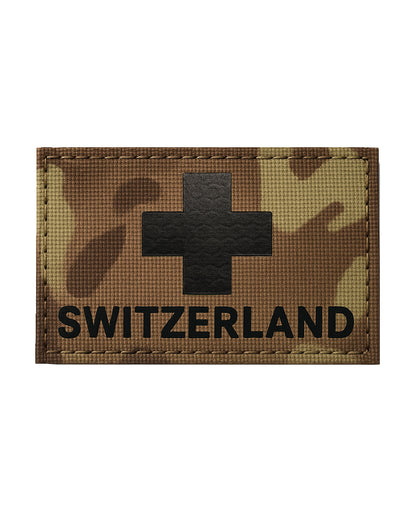 Swiss Military Patch SWITZERLAND in Camouflage mit schwarzem Schweizer Kreuz und Klettverschluss, taktischer PVC Patch für Rucksäcke, Tactical Gear und Outdoor Ausrüstung