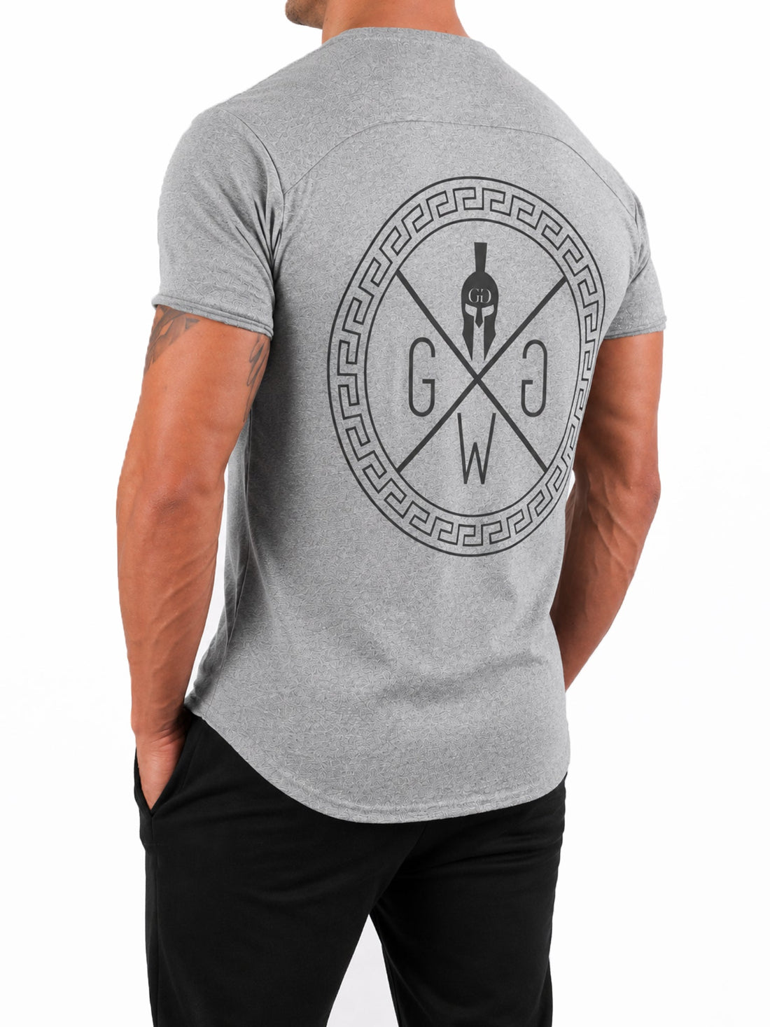 Graues Spartan Gym T-Shirt für Herren von Gym Generation mit grossem schwarzem Rückenprint, Athletic Fit und Raw-Cut-Saum