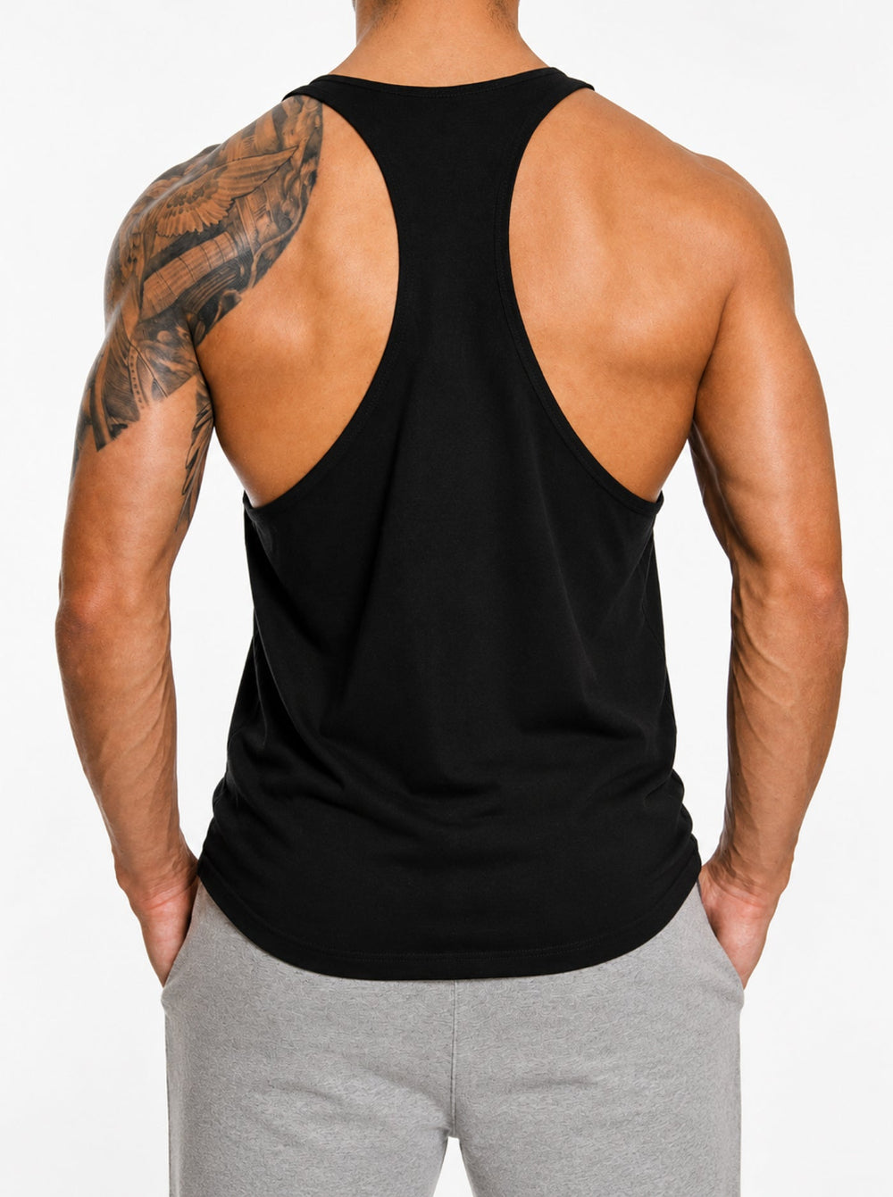 Gym Generation Stringer Valhalla in Schwarz von hinten – tiefer Racerback-Schnitt mit schmalen Trägern, Rückseite unbedruckt, ärmelloses Trainingsshirt für Herren
