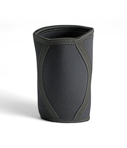 Ellenbogen Sleeve für Powerlifting von hinten, Neopren mit Flachnaht und elastischer Öffnung in Schwarz