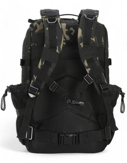 Black Camo Rucksack von Gym Generation – Fitness Rucksack mit ergonomischen Gurten, Klettverschluss-Patches und wetterfester Verarbeitung, perfekt für aktive Lebensstile.