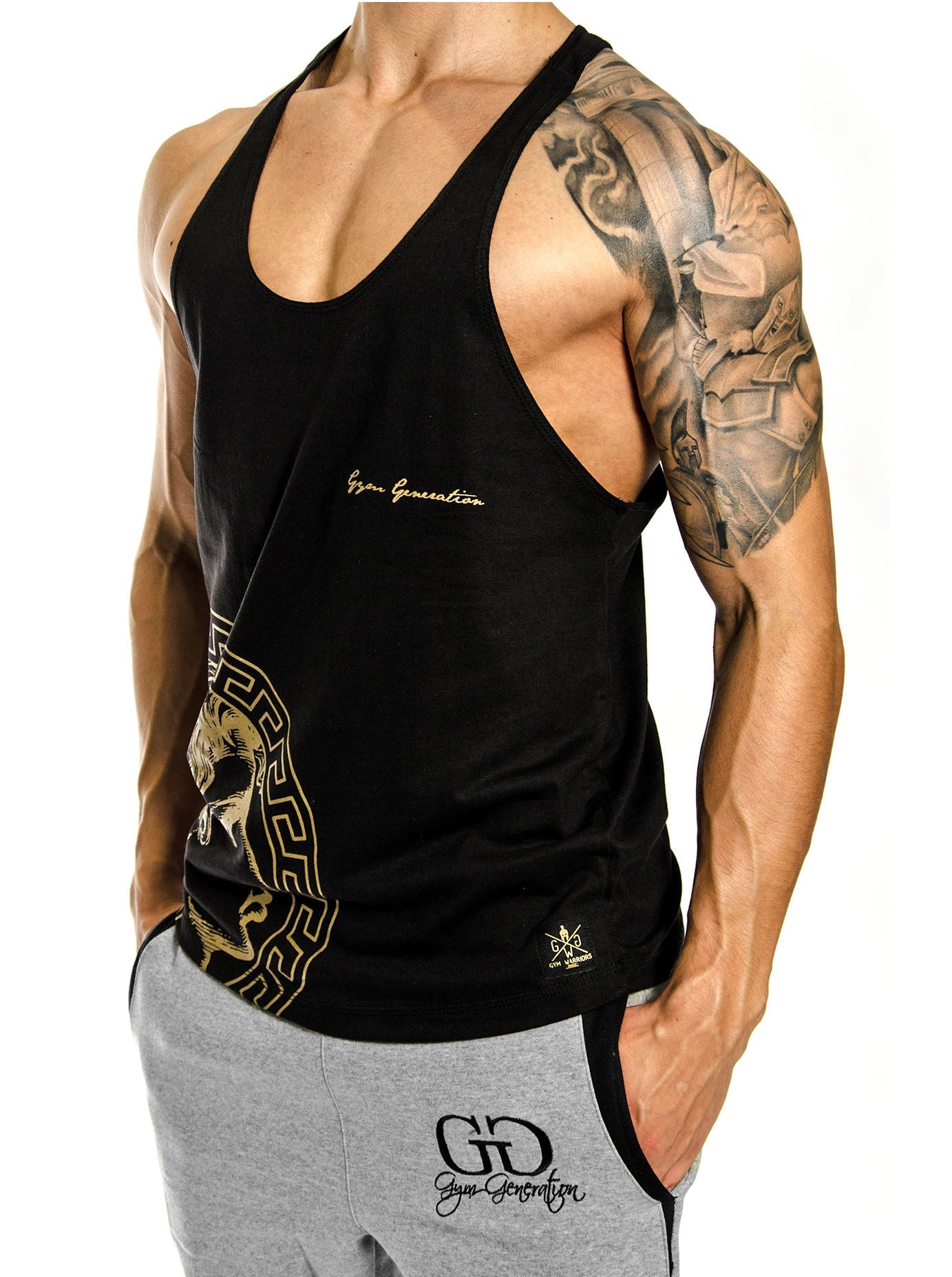 Schwarzes Gym Generation Stringer Tank Top für Herren mit stilvollem goldenen Print – Zeitloses Design