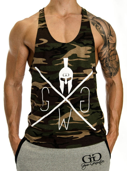Camouflage Stringer Tank Top für Herren mit weißem 'Gym Warriors' Logo – Vorderansicht
