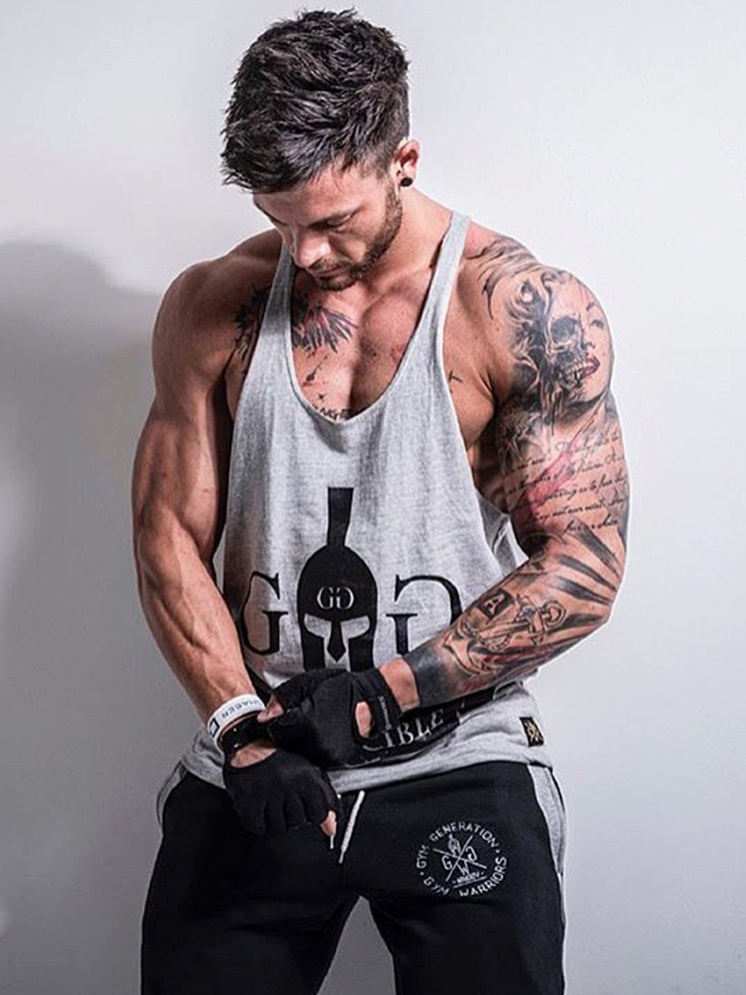 Zeitloses und stilvolles Gym Generation Stringer Tank Top für Herren in Grau – Perfekt kombinierbar für jedes Workout