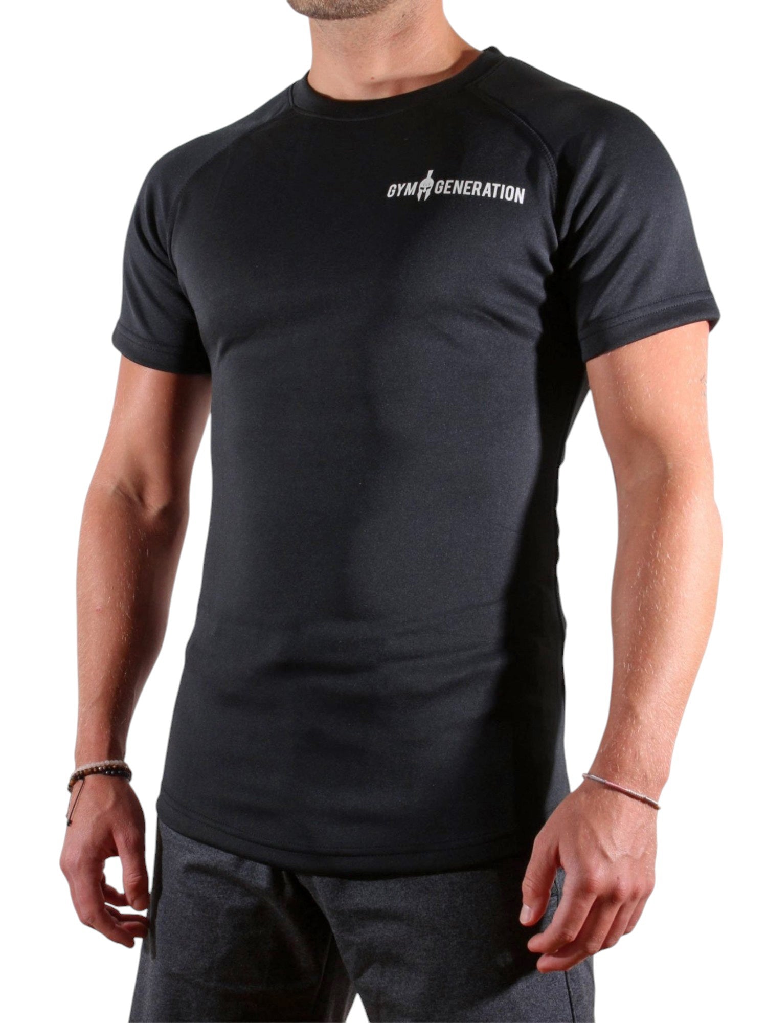 Schwarzes Kompressionsshirt mit minimalistischen Gym Generation Logo auf der Vorderseite.