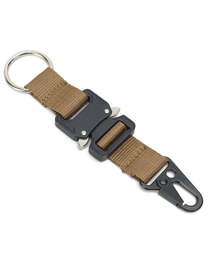 Karabiner Anhänger mit Schnellverschluss in Beige von Gym Generation – Gurtband mit schwarzer Metallschnalle, Karabinerhaken und Schlüsselring für Gürtel und Gym Bag