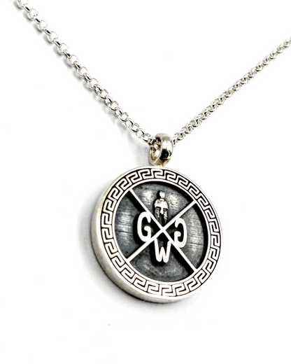 Relict Krieger-Anhänger – detailreich gestalteter Herren-Anhänger aus Sterling Silber, kombiniert antike Symbolik mit modernem Design.