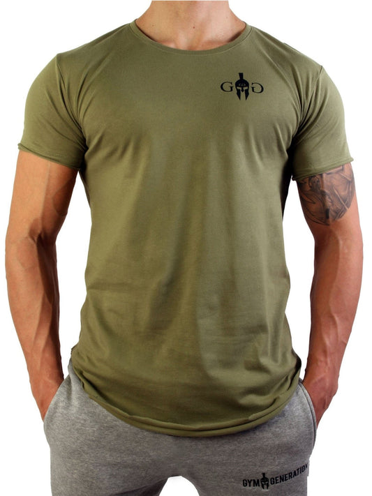 Stylisches Herren T-Shirt in Olive von Gym Generation mit dezentem Spartaner-Logo.