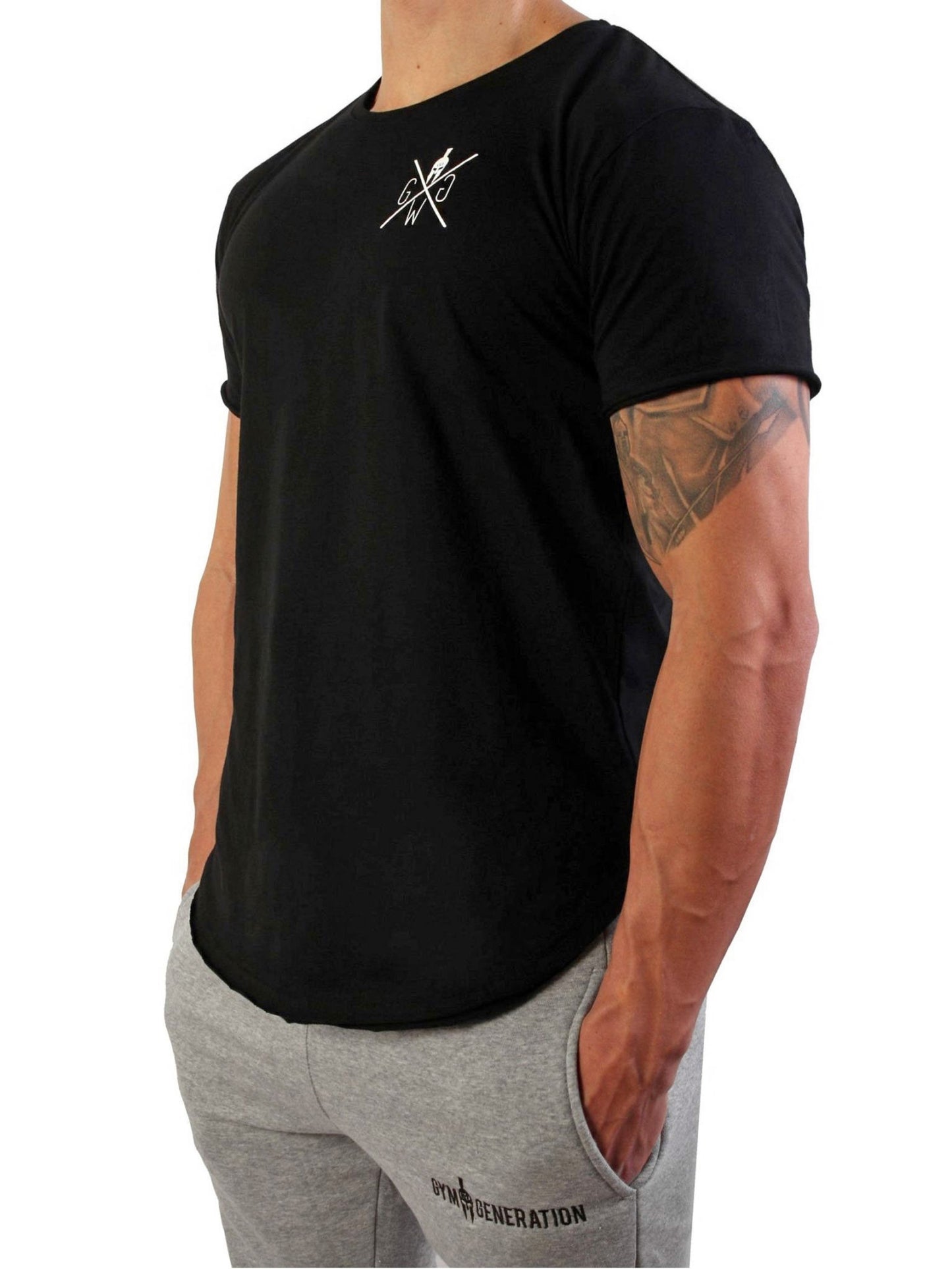 Stilvolles und schlichtes schwarzes Herren T-Shirt, perfekt kombinierbar für sportliche und lässige Outfits.