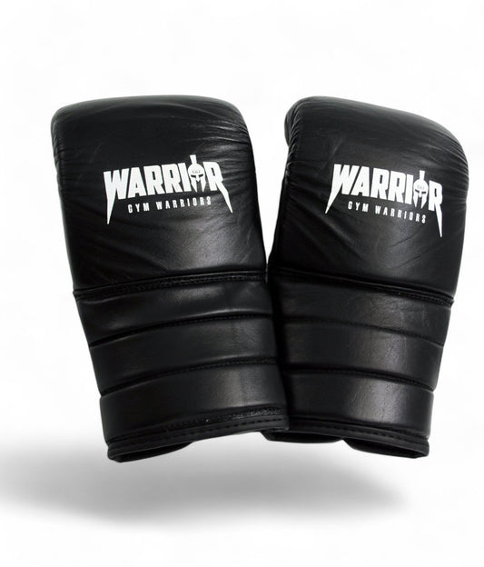 Warrior Sparring Handschuhe in Schwarz von Gym Generation – hochwertige Verarbeitung für intensives MMA- und Boxtraining, ideal für Fitness- und Kampfsport-Enthusiasten.