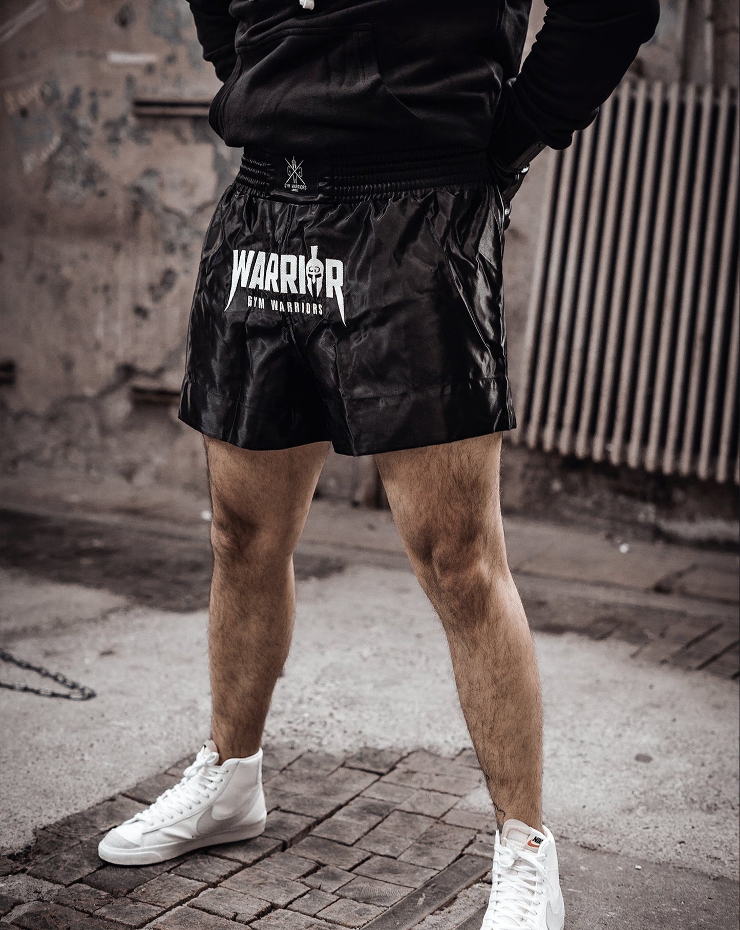 Stylische und funktionale Muay Thai Shorts von Gym Generation, bieten Komfort und Atmungsaktivität bei intensiven Workouts.