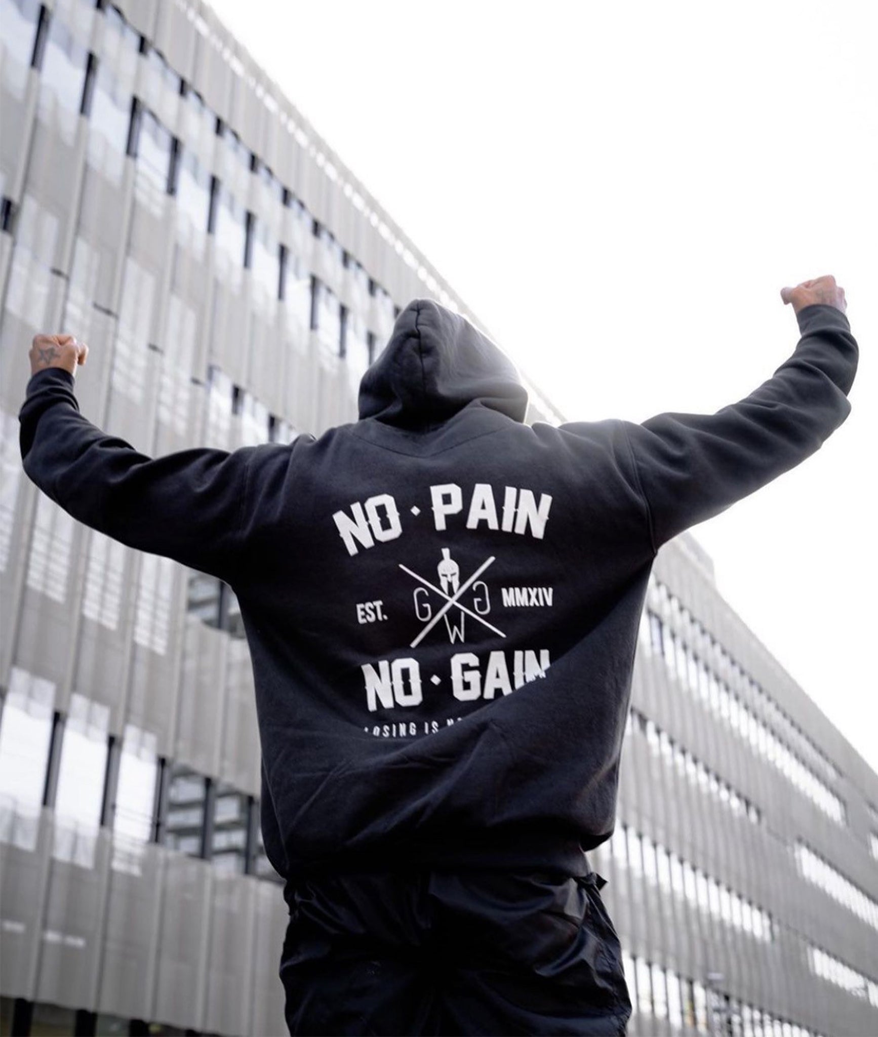 "No Pain No Gain" Hoodie von Gym Generation - perfekt für Gym, Freizeit und sportliche Aktivitäten.