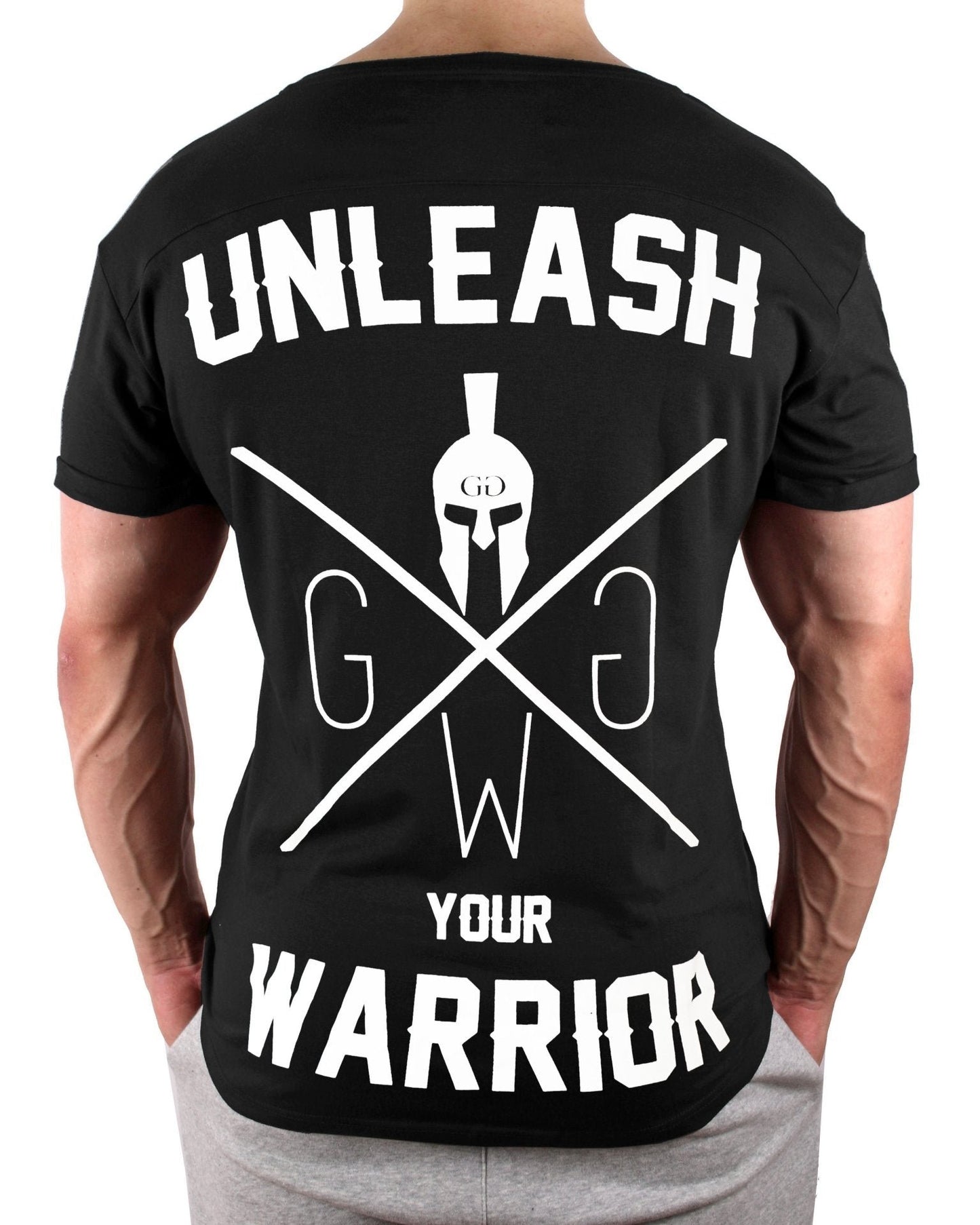 Herren Gym T-Shirt in Schwarz von Gym Generation mit motivierendem 'Unleash Your Warrior'-Aufdruck auf der Rückseite.