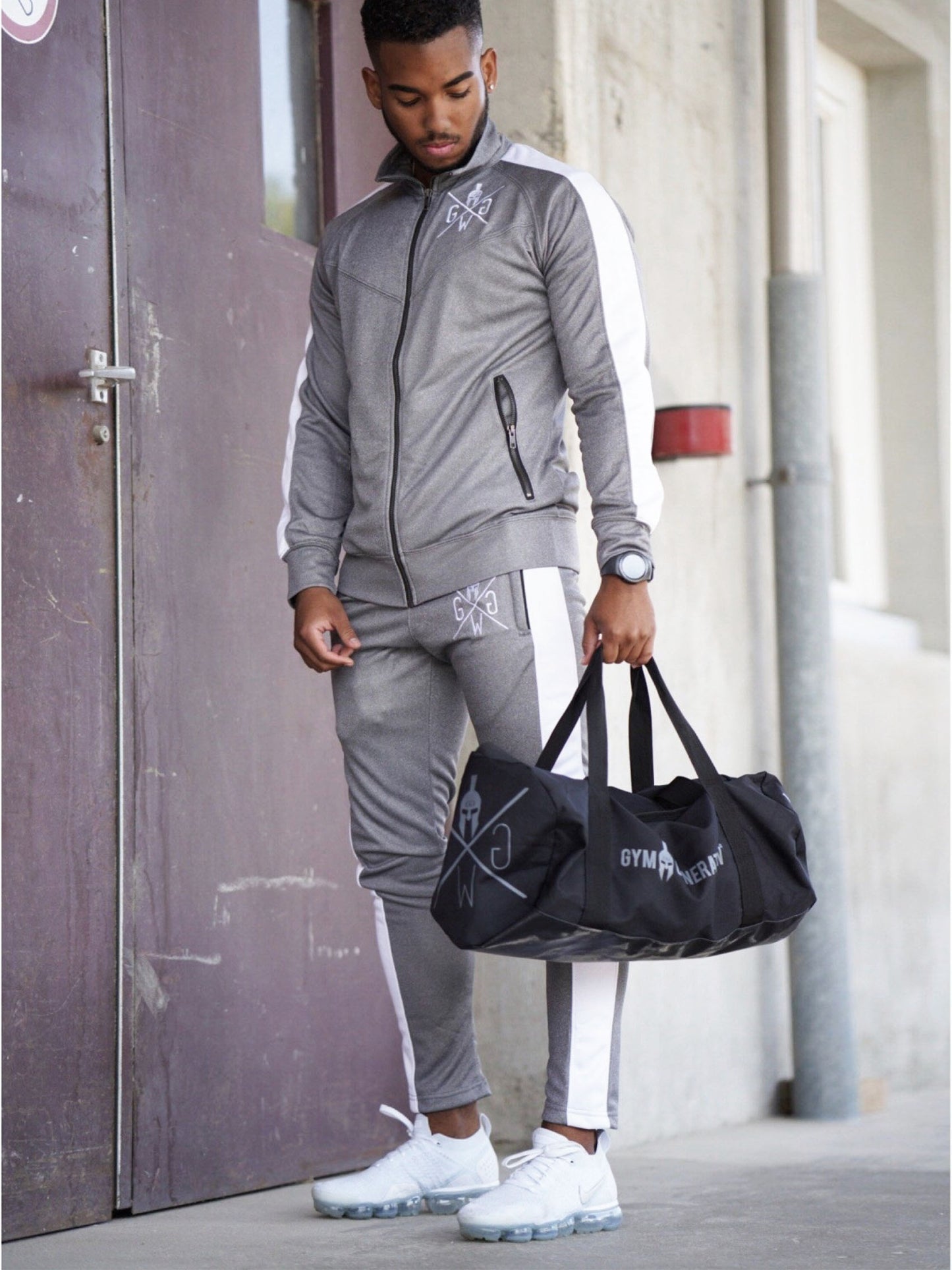 Graue Sporthose von Gym Generation aus robuster Polyamid-Mischung mit Reißverschlusstaschen