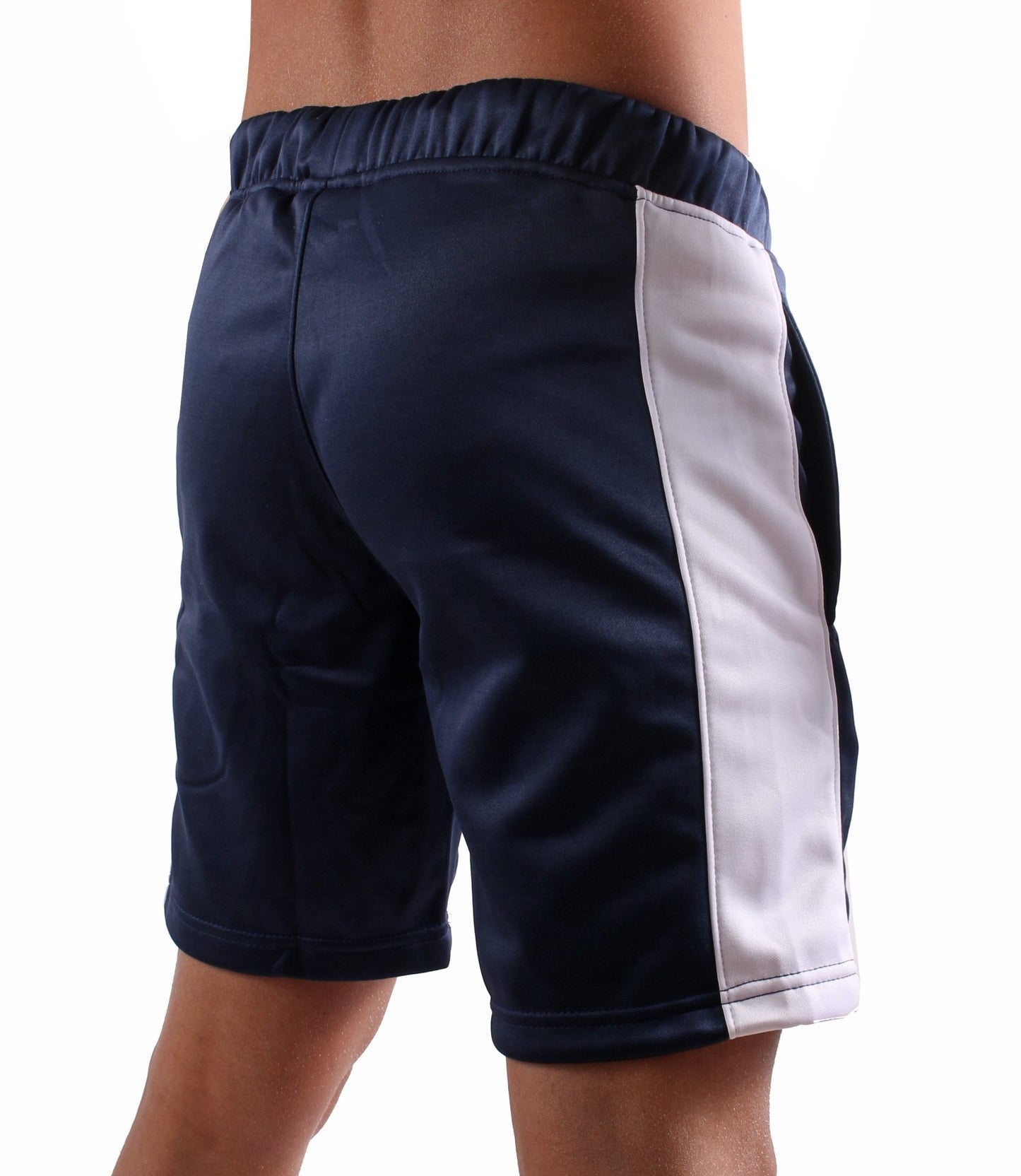 Stylische Gym Generation Fitness Shorts, ideal für Laufen, Springen und Krafttraining, mit Seitentaschen für kleine Utensilien.