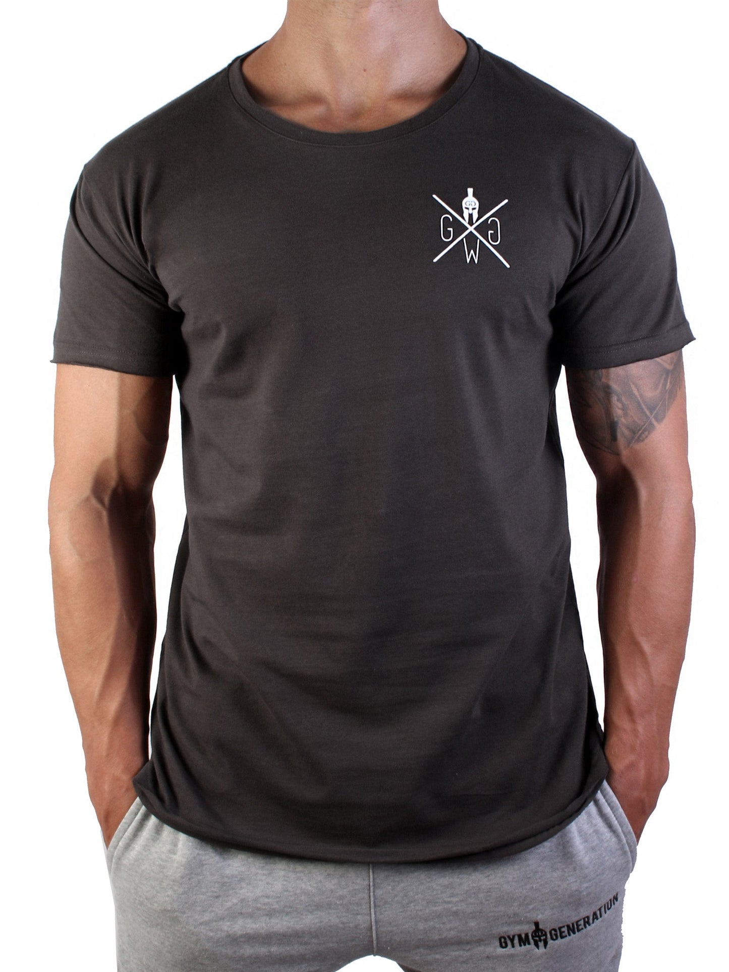 Gym Generation Warrior T-Shirt in Dunkelgrau, hergestellt aus atmungsaktivem Material für maximalen Komfort.