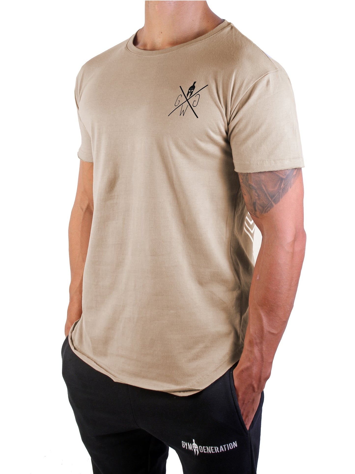 Stilvolles Valhalla T-Shirt in Beige mit kontrastierendem Warrior-Logo, perfekt für Training und Freizeit.