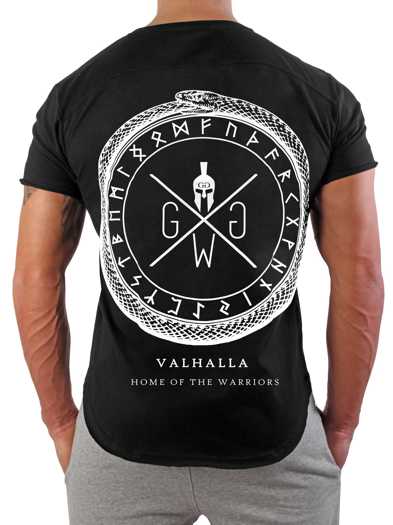 Valhalla T-Shirt Schwarz – Gym T-Shirt aus 100% Baumwolle, inspiriert von der nordischen Mythologie, für einen kraftvollen, sportlichen Look im Fitnessstudio oder Alltag.